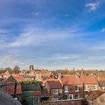 1 Castle Terrace Holiday home *